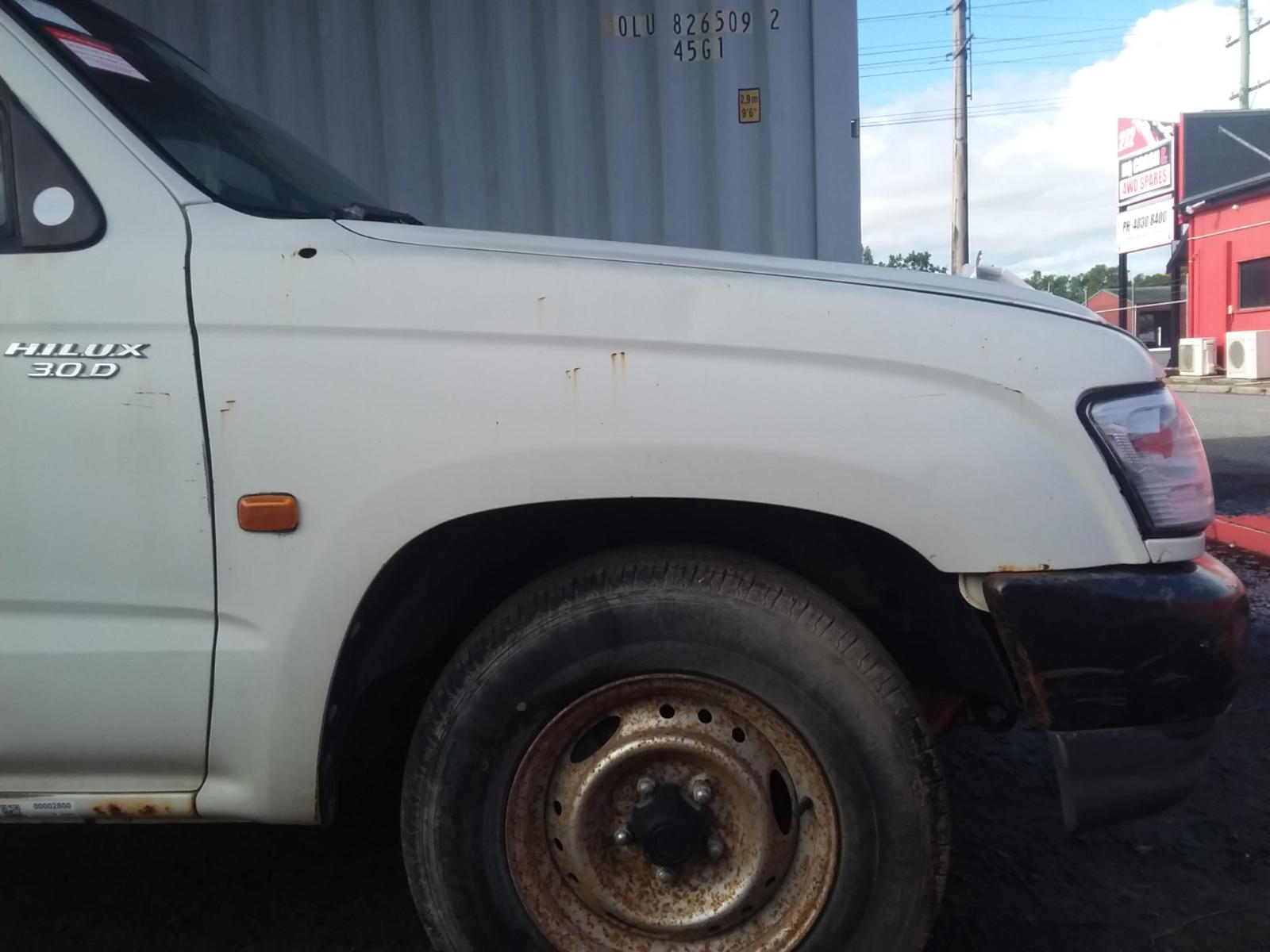 Fuel Filter Housing Hilux Toyota 2004