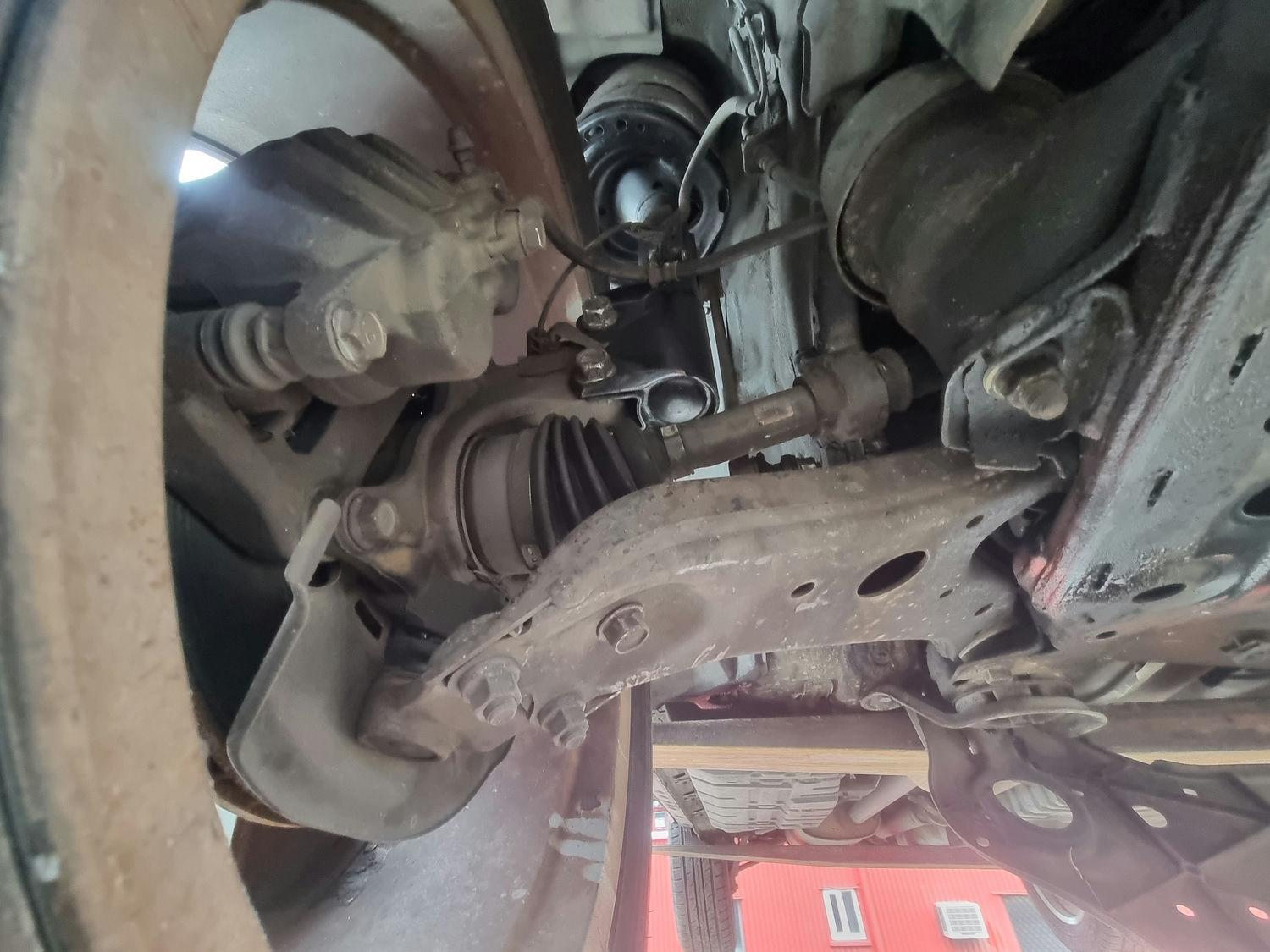 2007 Toyota Kluger Wheel Mag View Auto part Wheel Mag Toyota Kluger 2007