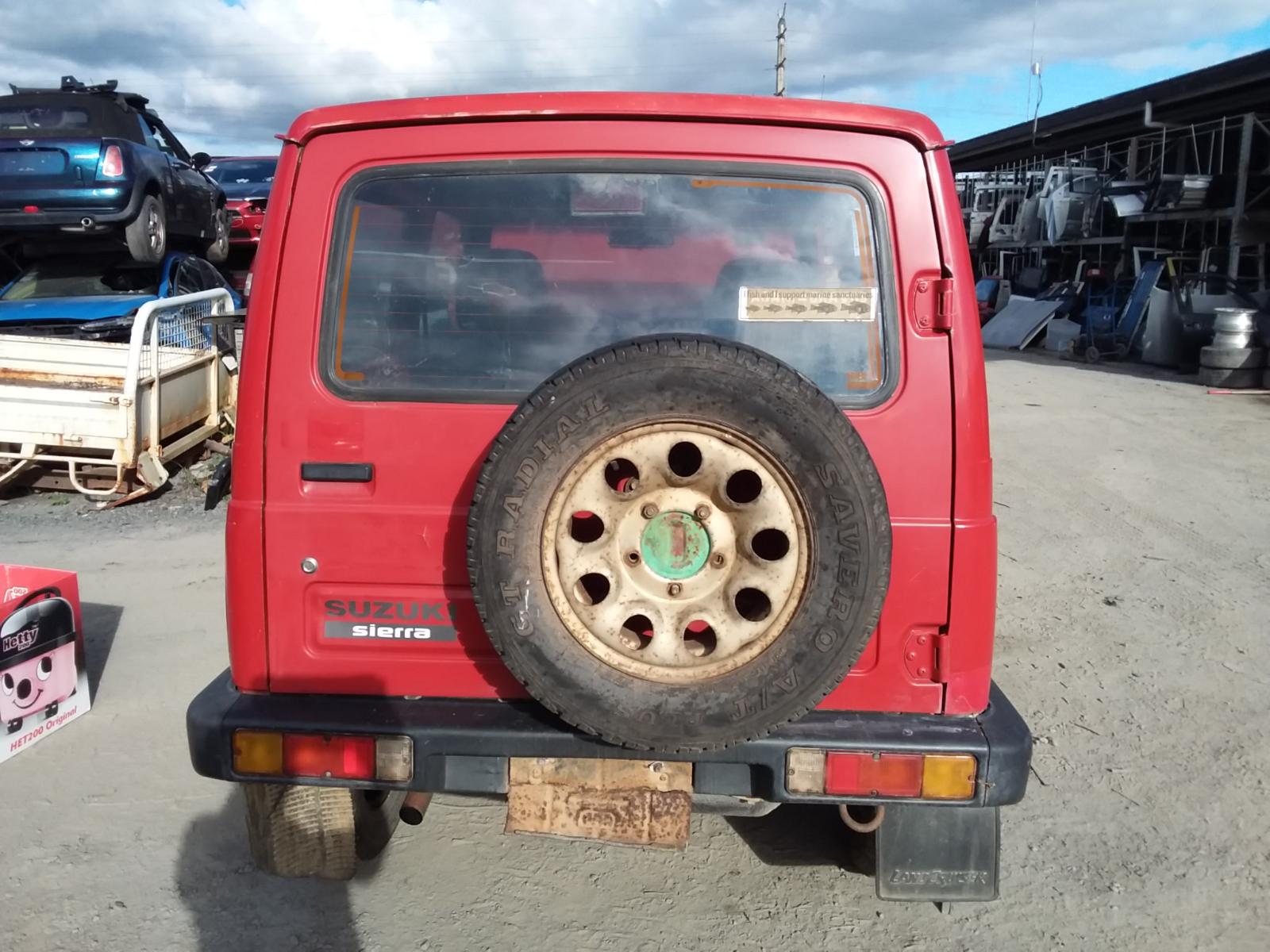 View Auto part Jack Suzuki Sierra 1996