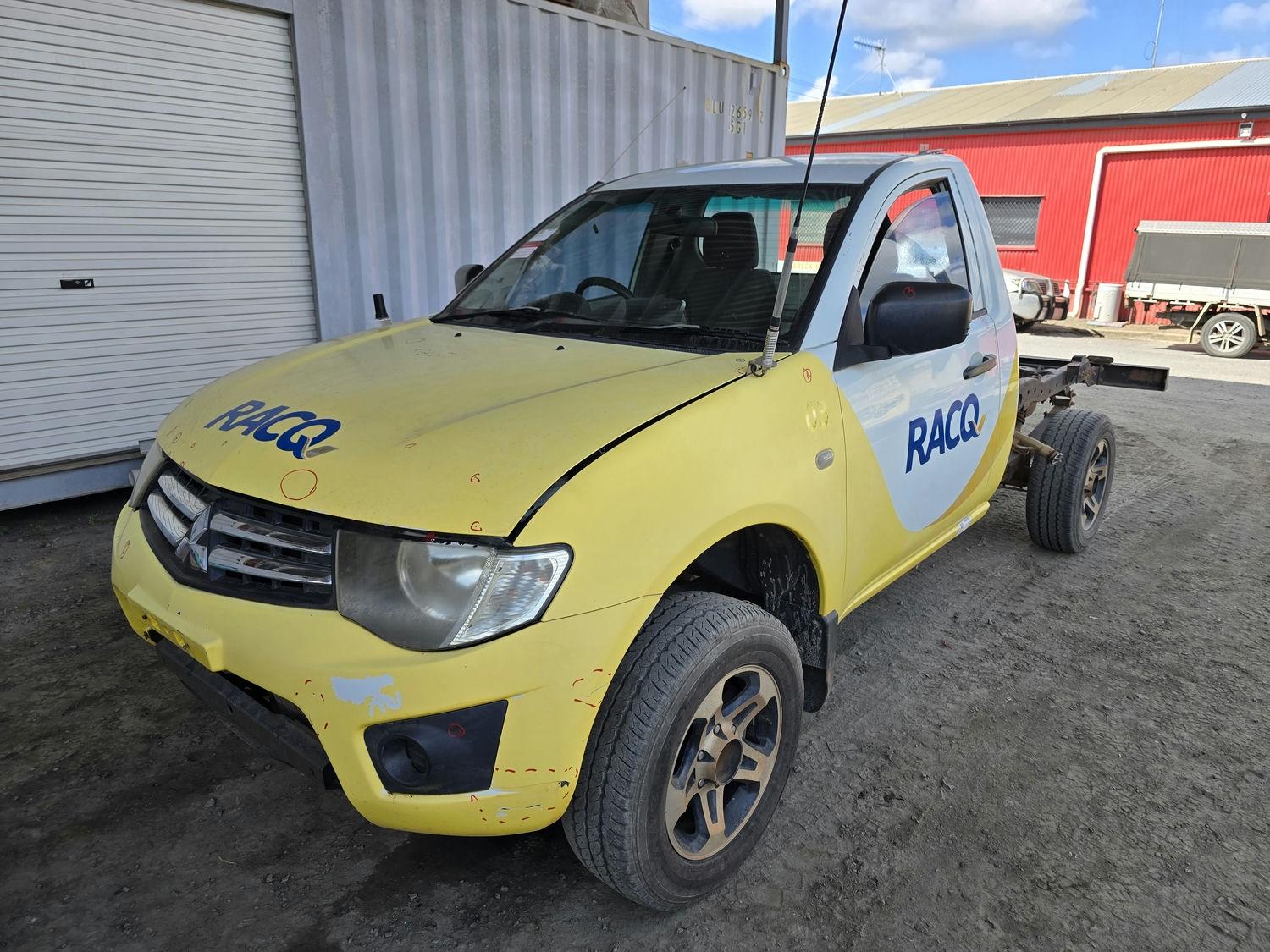 View Auto part Airbag Module/Sensor Mitsubishi Triton 2012