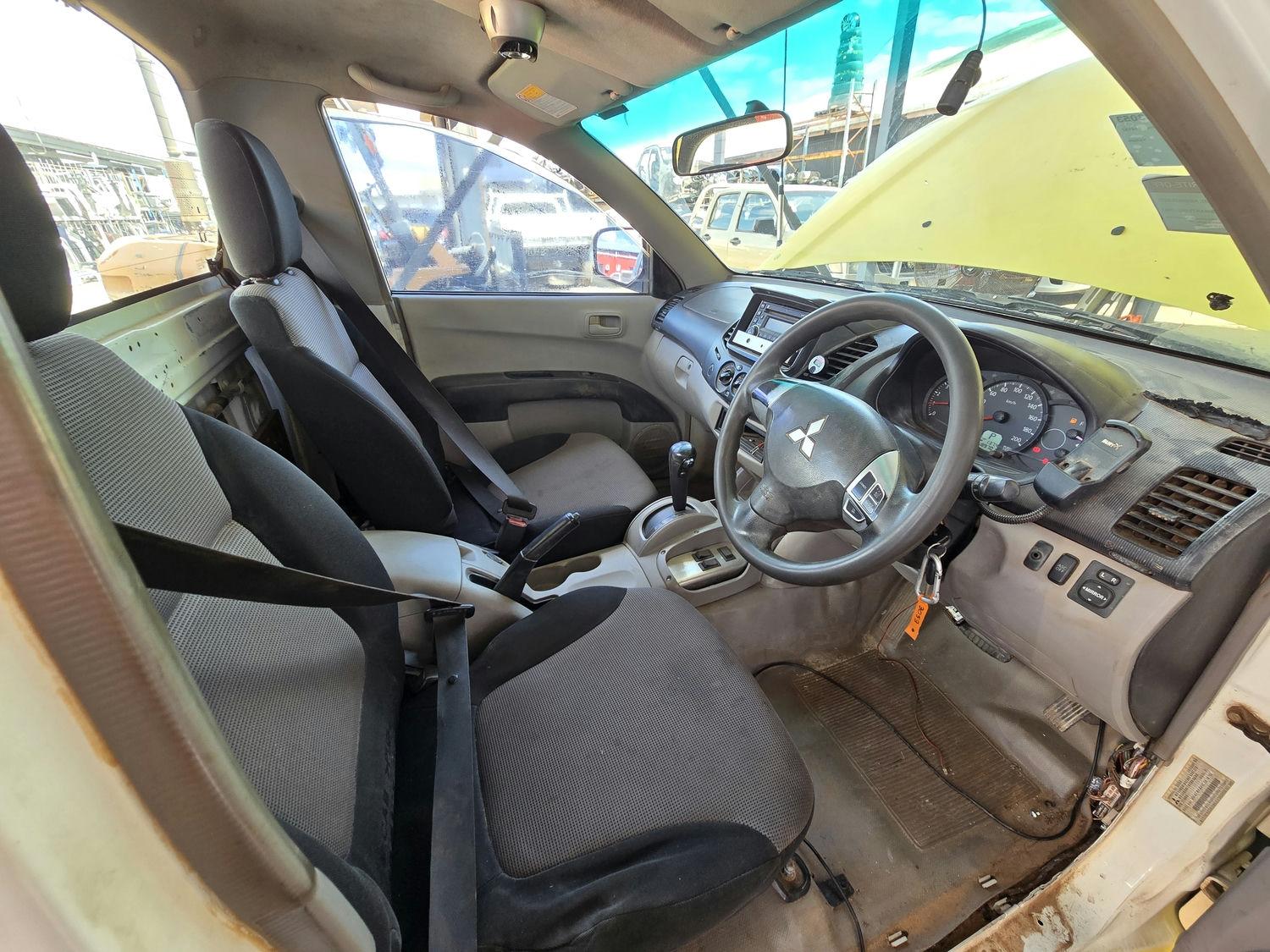 View Auto part Airbag Module/Sensor Mitsubishi Triton 2012