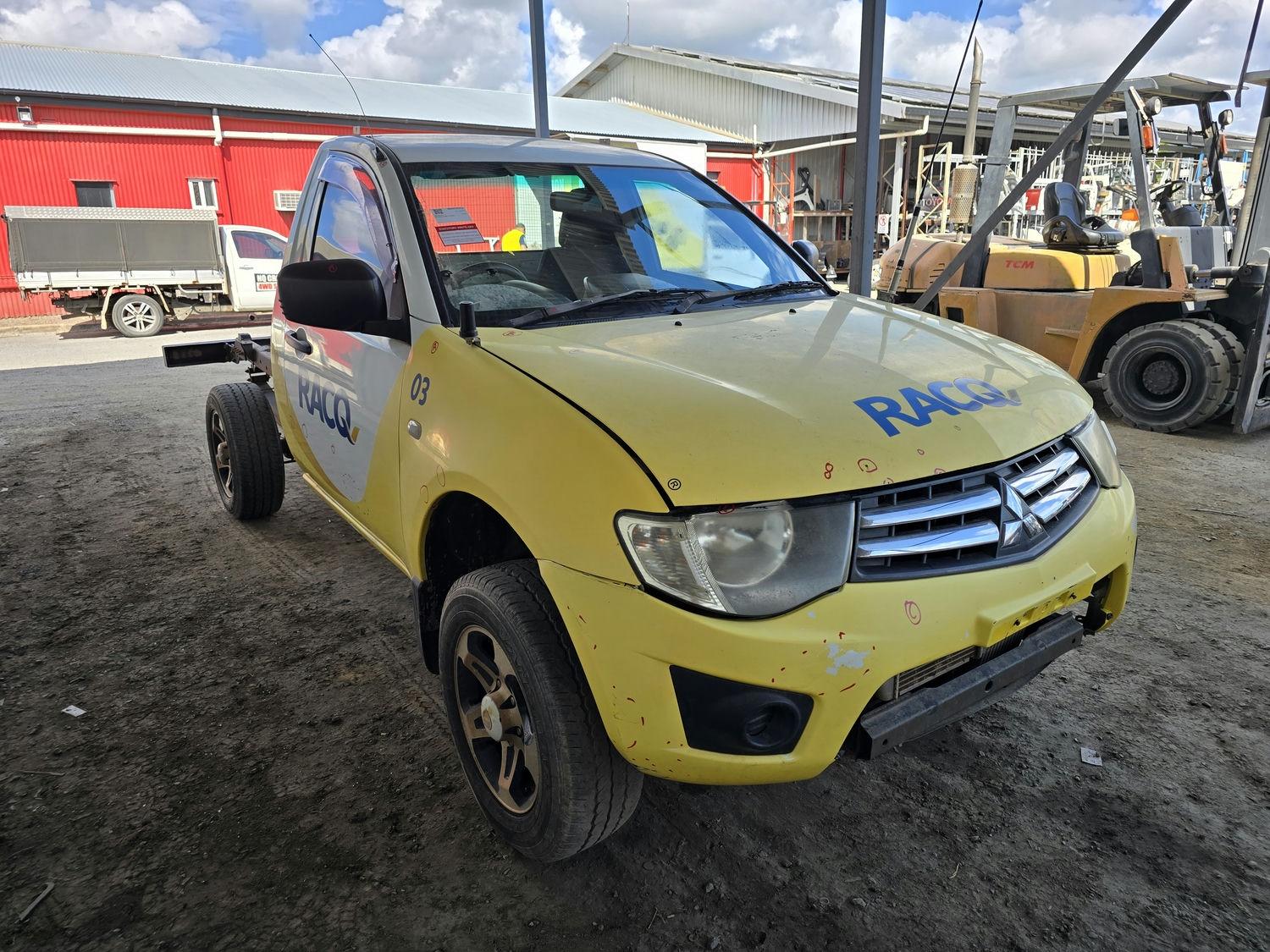 View Auto part Airbag Module/Sensor Mitsubishi Triton 2012