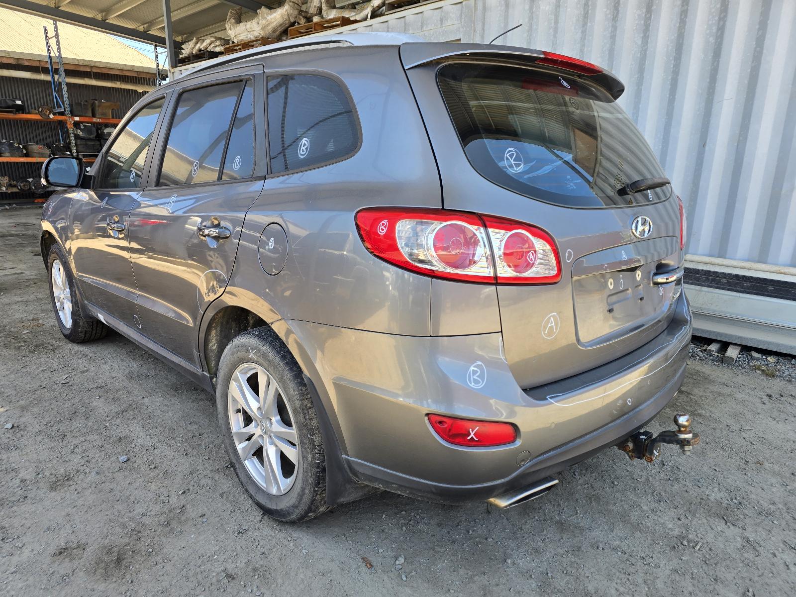 2011 Hyundai Santa Fe Horn View Auto part Horn Hyundai Santa Fe 2011