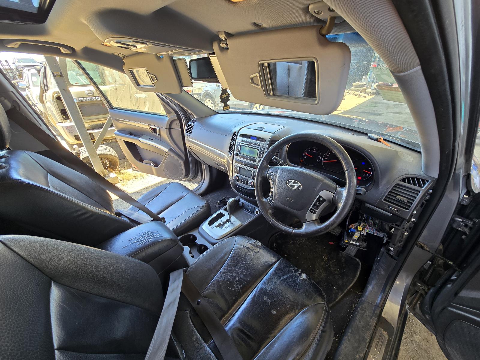 2011 Hyundai Santa Fe Horn View Auto part Horn Hyundai Santa Fe 2011