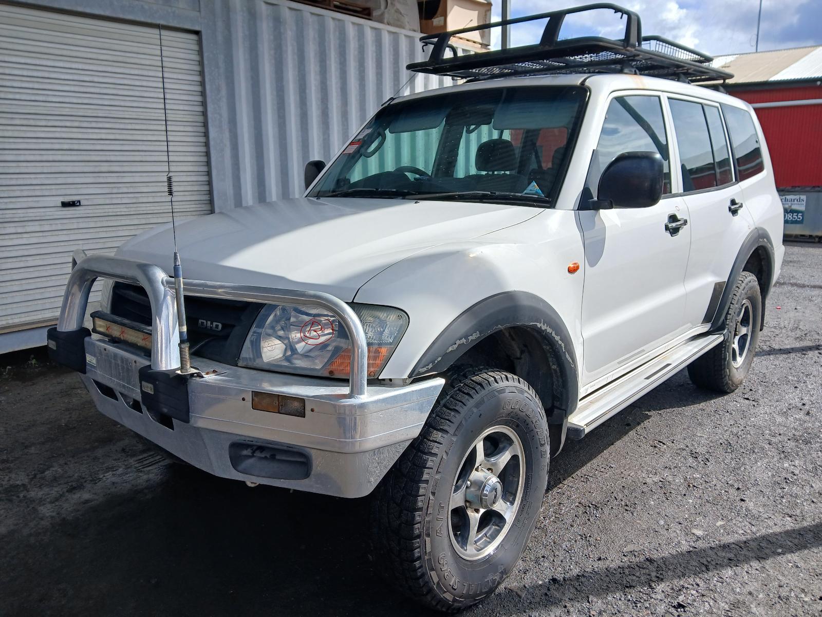 2002 Mitsubishi Pajero Horn View Auto part Horn Mitsubishi Pajero 2002