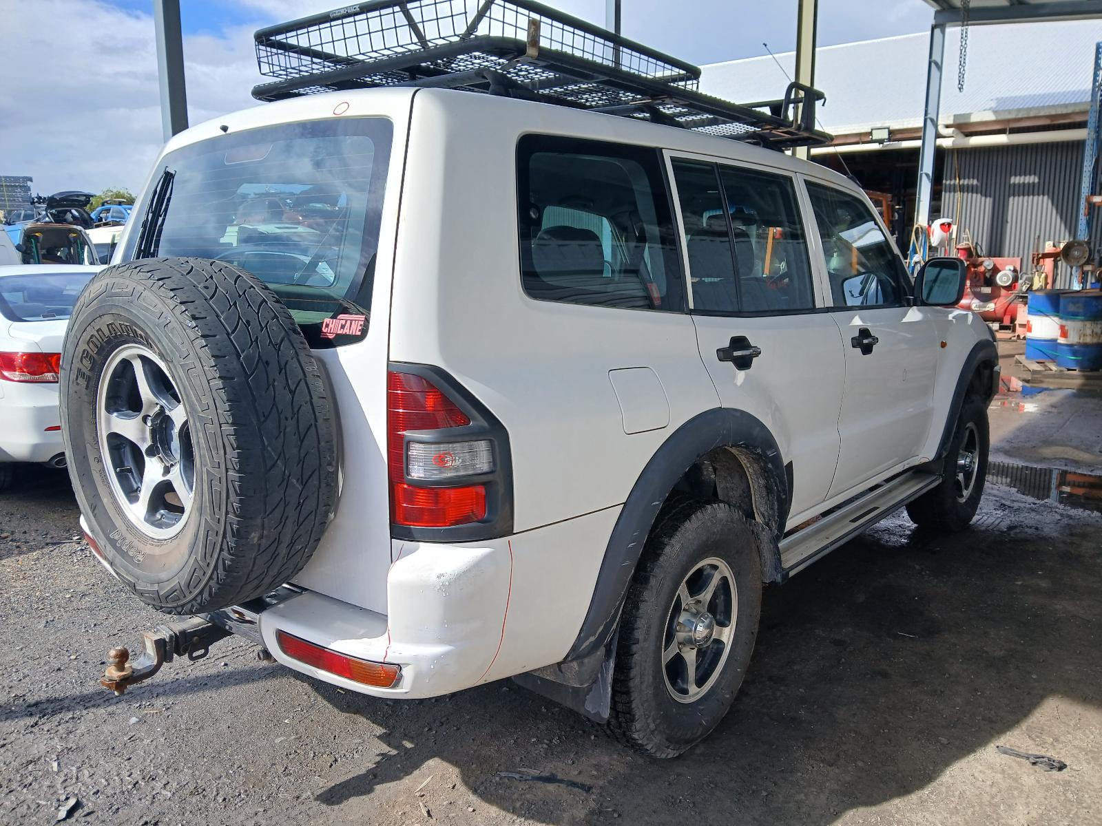 2002 Mitsubishi Pajero Horn View Auto part Horn Mitsubishi Pajero 2002