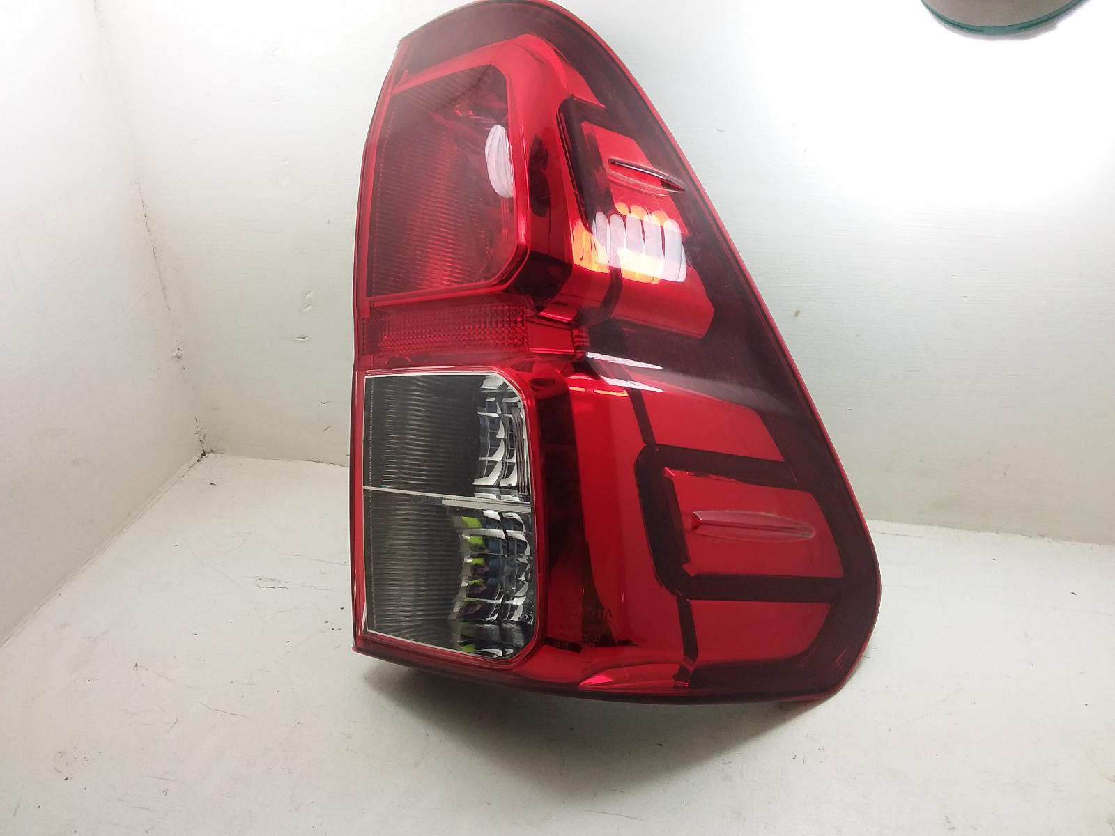 View Auto part Right Taillight Toyota Hilux 2016