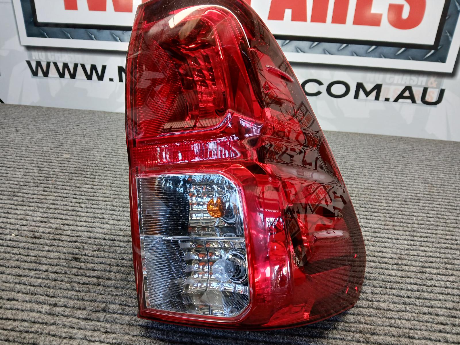 View Auto part Right Taillight Toyota Hilux 2015
