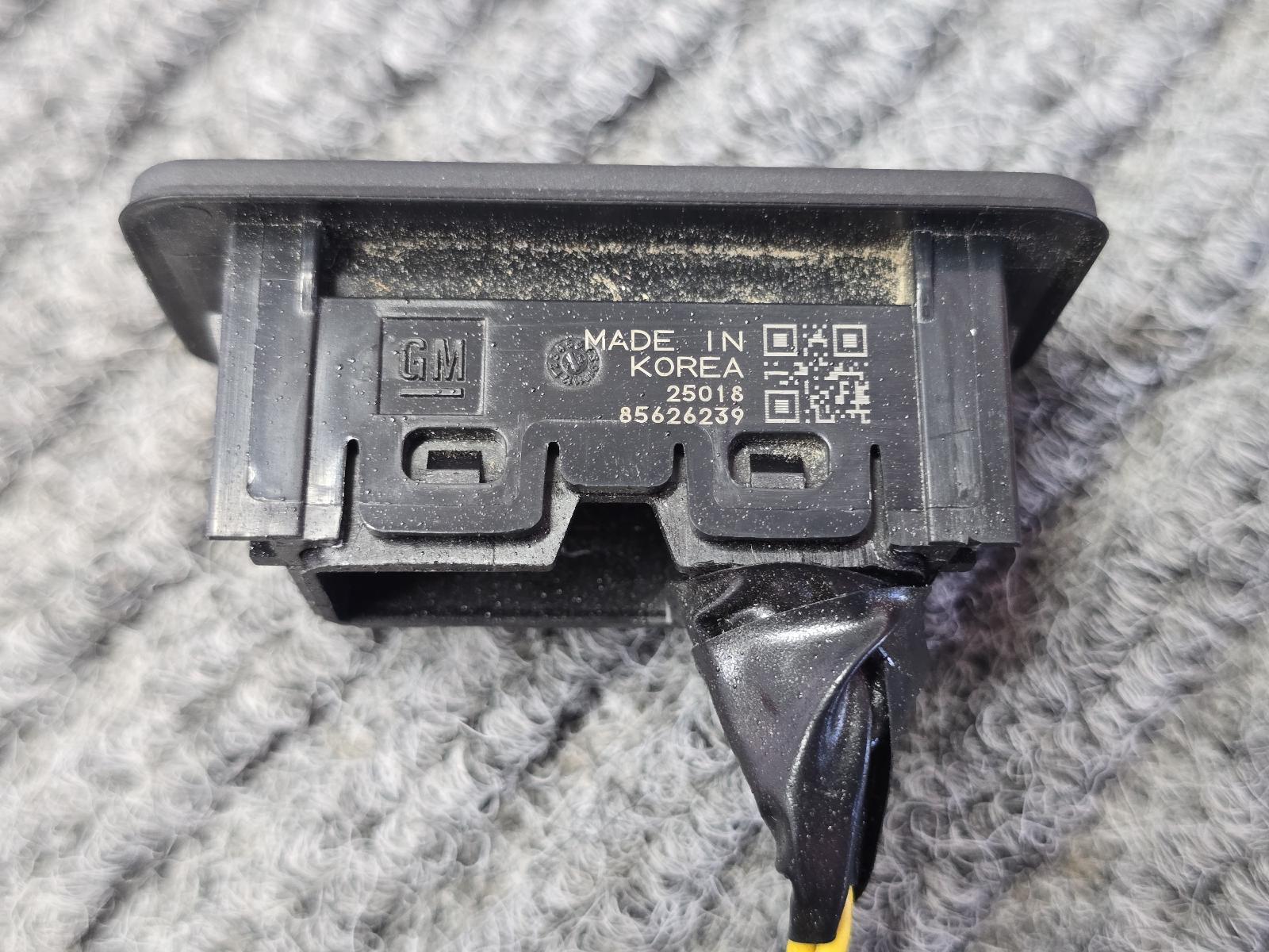 View Auto part Tailgate Handle Chevrolet Silverado 2025