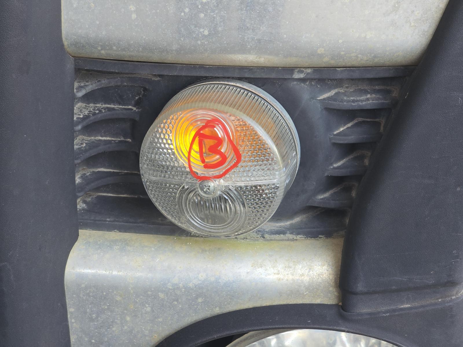 View Auto part Left Indicator/Fog/Side Toyota Hilux 2010