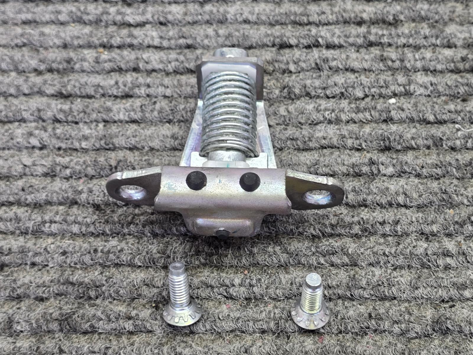 View Auto part Door/Boot/Gate Lock Mitsubishi Triton 2021