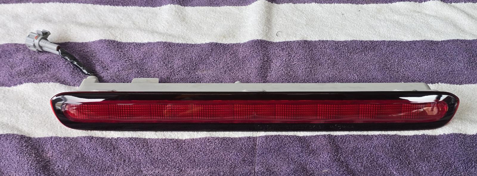 View Auto part High Level Stoplight Toyota Hilux 2025