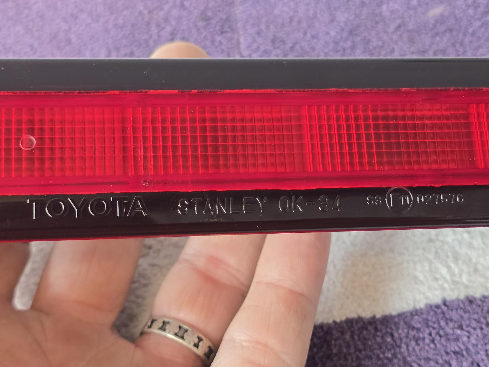 View Auto part High Level Stoplight Toyota Hilux 2025